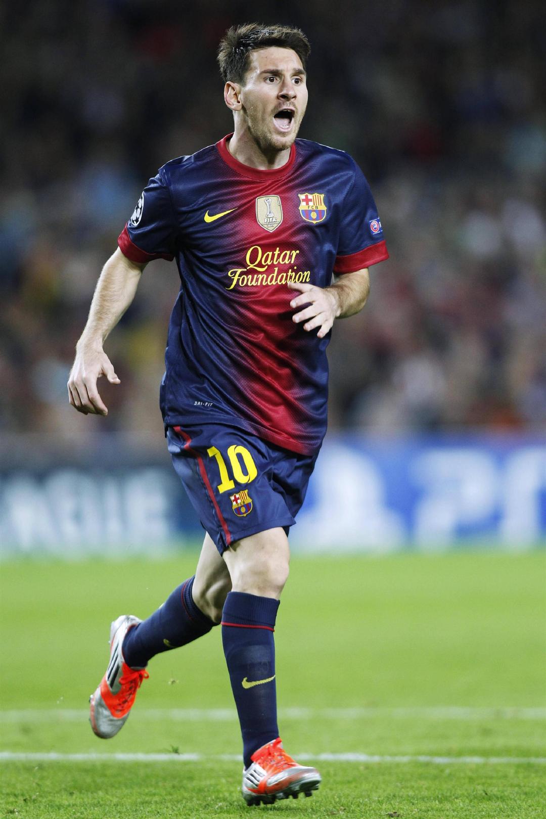 “你不是梅西C罗”！范戴克公开力挺后，萨拉赫仍被狠批