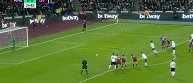 世界波直挂死角，全场尖叫