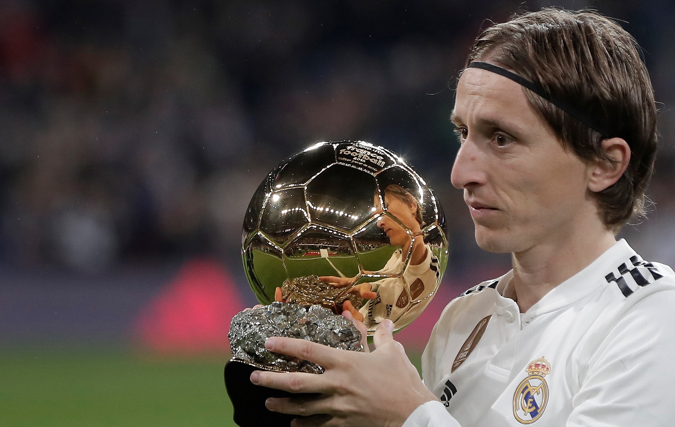 哈登本赛季三分造犯规次数高达27次，断层领先所有人