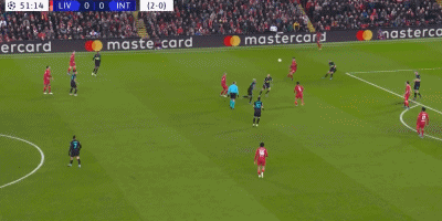 杨瀚森带女友赴美引发争议，好友崔永熙称其应专注篮球，网友支持其在球场表现。